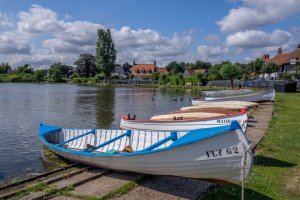 thorpeness boats image on lake